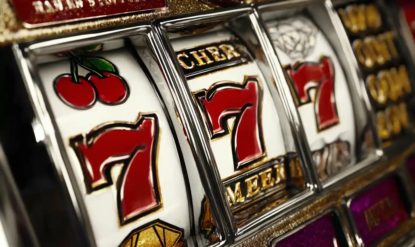 arcade coin slot keychain